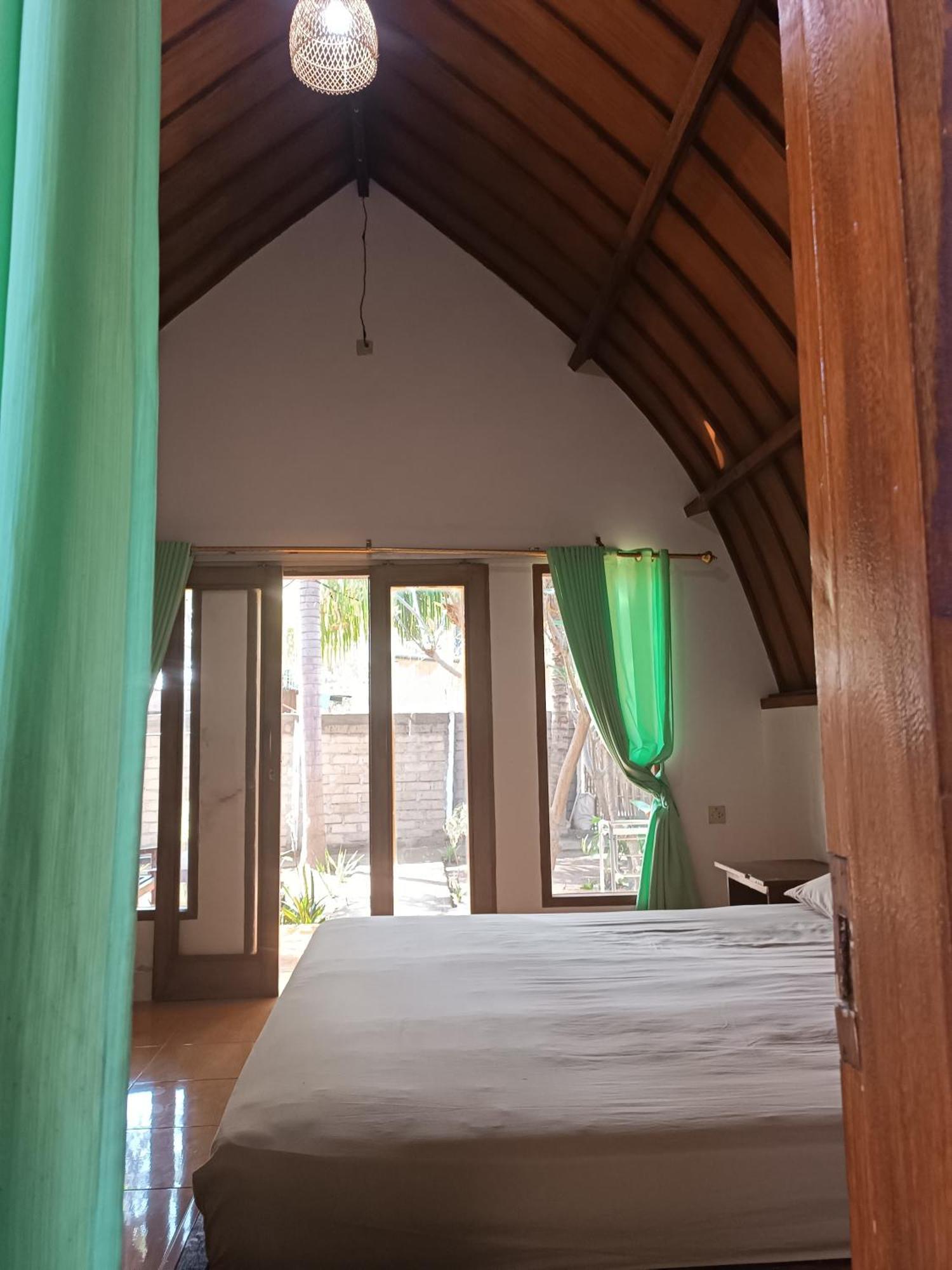 Solla_Homestay กิลิไอร์ ภายนอก รูปภาพ